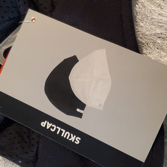 Red Skull Cap - Picture 5 of 5